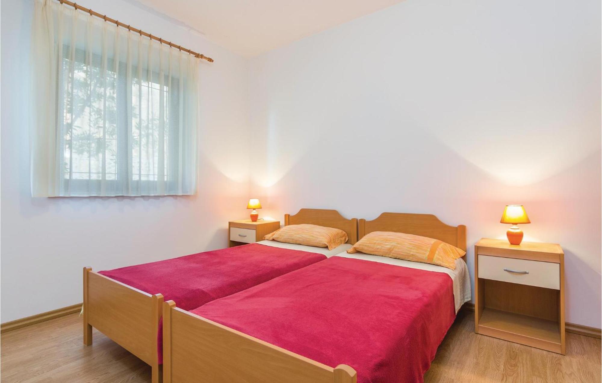 Beautiful Apartment In Porec With Kitchen Esterno foto